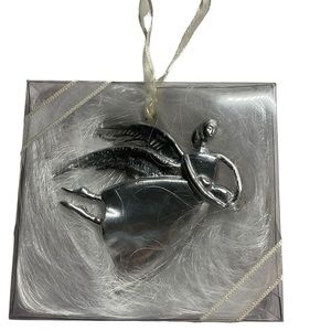 NIB Seasons of Cannon Falls Serenity Series Angel with Baby Willa Cather